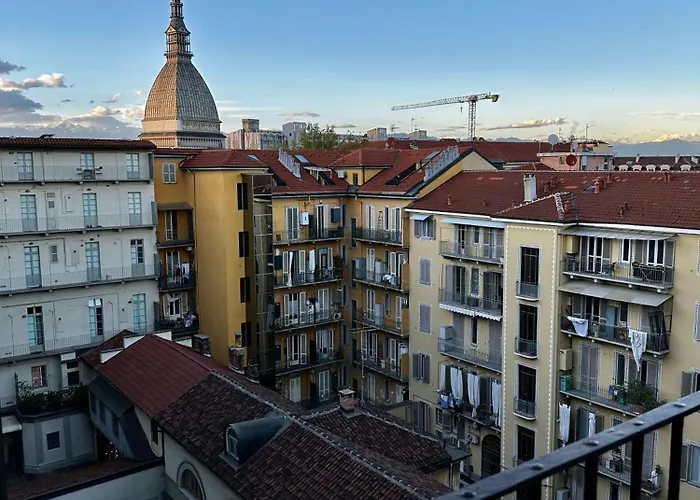 Le Finestre Sulla Mole Apartment *