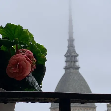 Le Finestre Sulla Mole Apartamento *