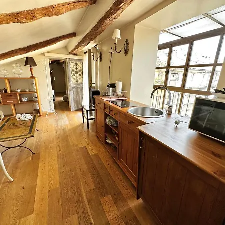 Le Finestre Sulla Mole