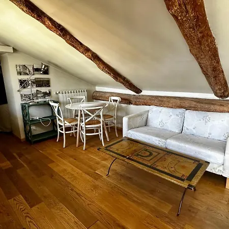 Le Finestre Sulla Mole